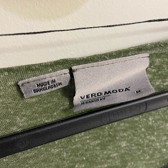 Vero Moda Heathered Green Lightweight Long Sleeve Shirt with Outer Seam, Medium - Picture 6 of 10